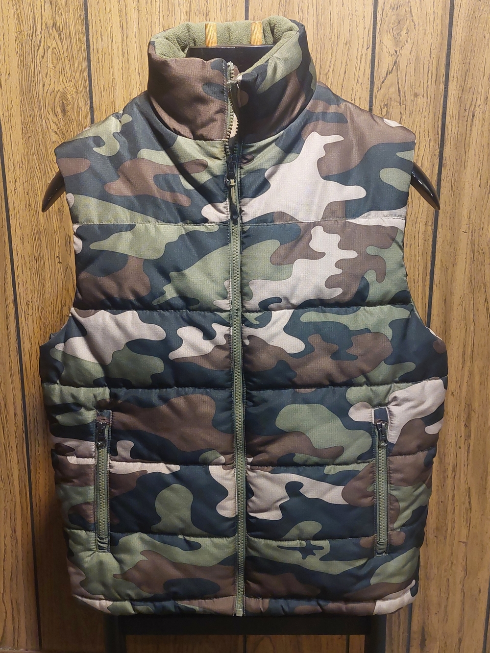 Athletech Men's Camouflage Puffer Vest in Green, Brown, Black Small